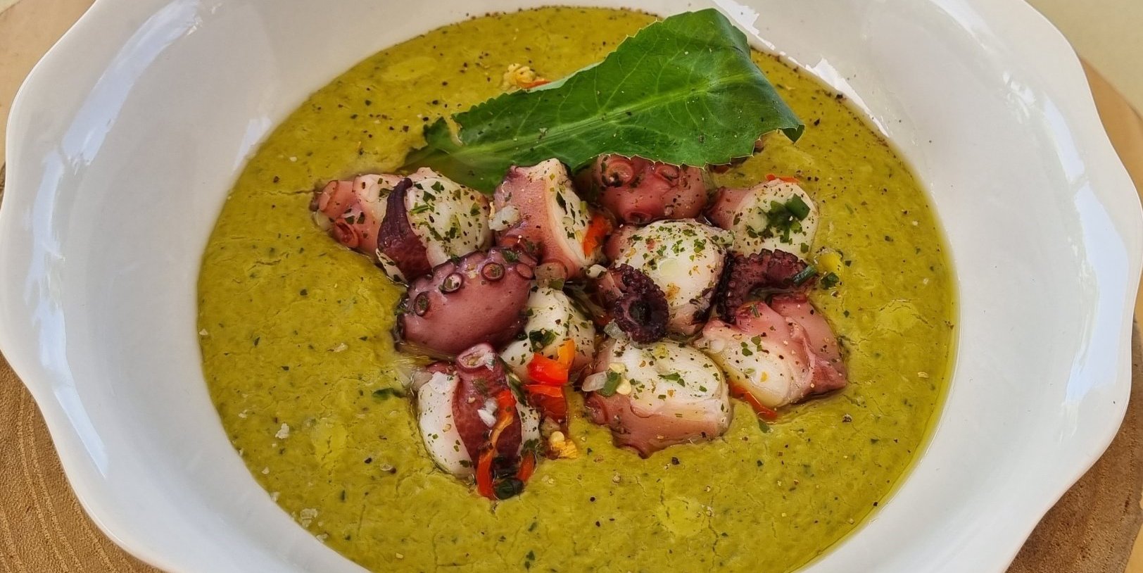 SALADE DE CHATROU, PURÉE DE PETITS POIS AU CHADRON BÉNI