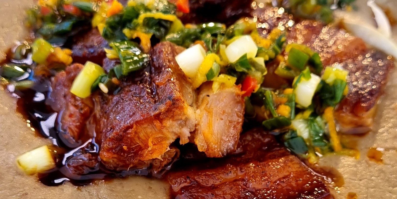 VELOUTÉ DE LENTILLES ET PORC CROUSTILLANT