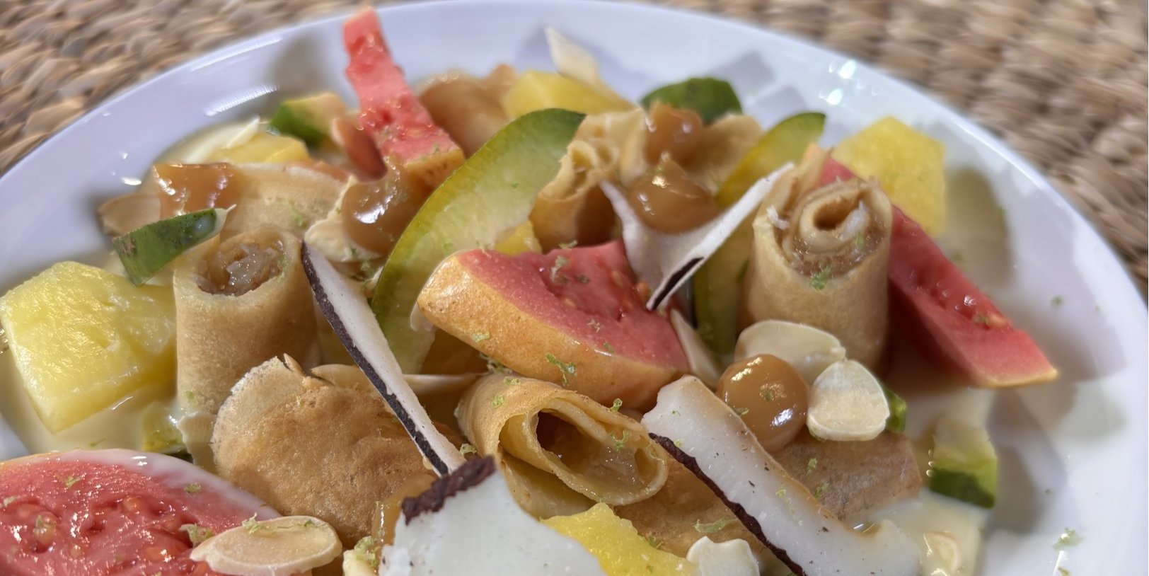 CRÊPE GOURMANDE CONFITURE ET FRUITS FRAIS