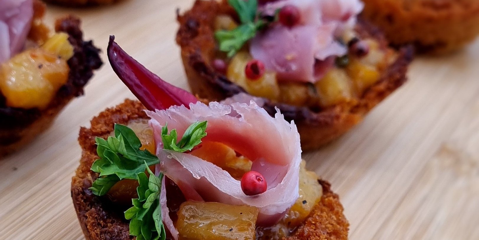 BOUCHÉE À L’ANANAS ET JAMBON DE NOËL