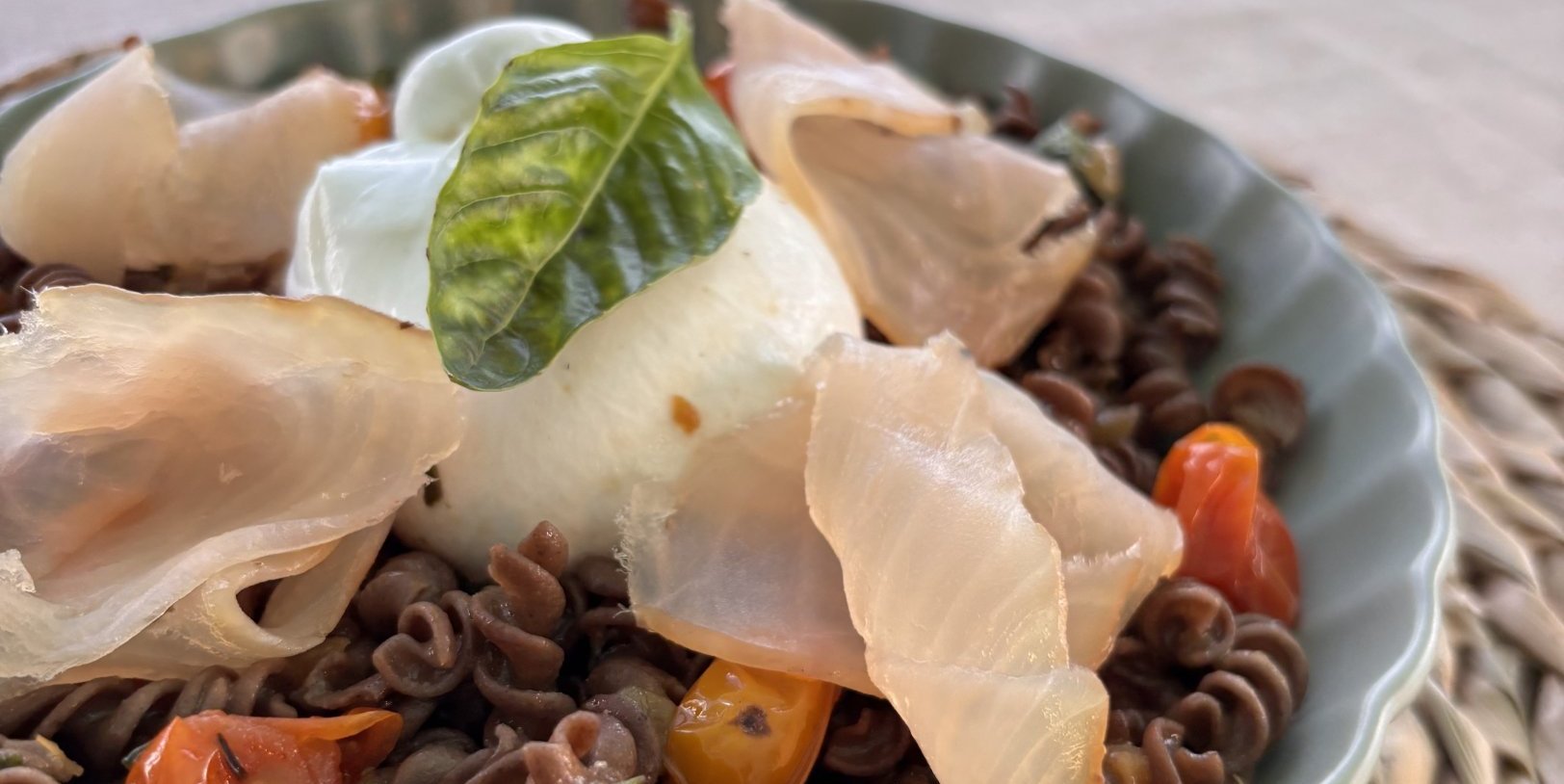 Salade de pâtes, Tomates Burrata et Marlin fumé