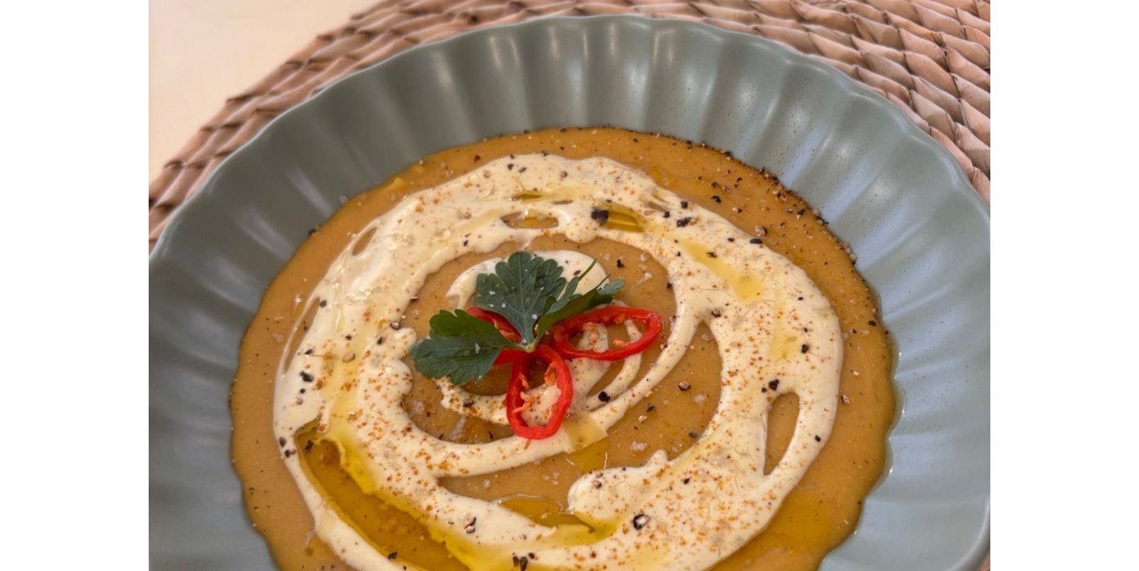 VELOUTÉ DE PATATES DOUCES ET LENTILLES CORAIL