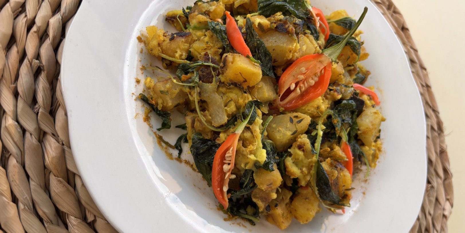 LÉGUMES PAYS SAUTÉ AUX EPINARDS ET COLOMBO