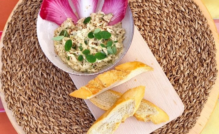 BROUILLADE D’ŒUFS AUX AROMATES