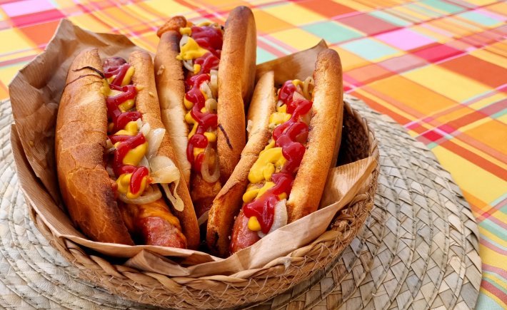 HOT DOG CRÉOLE AUX LÉGUMES